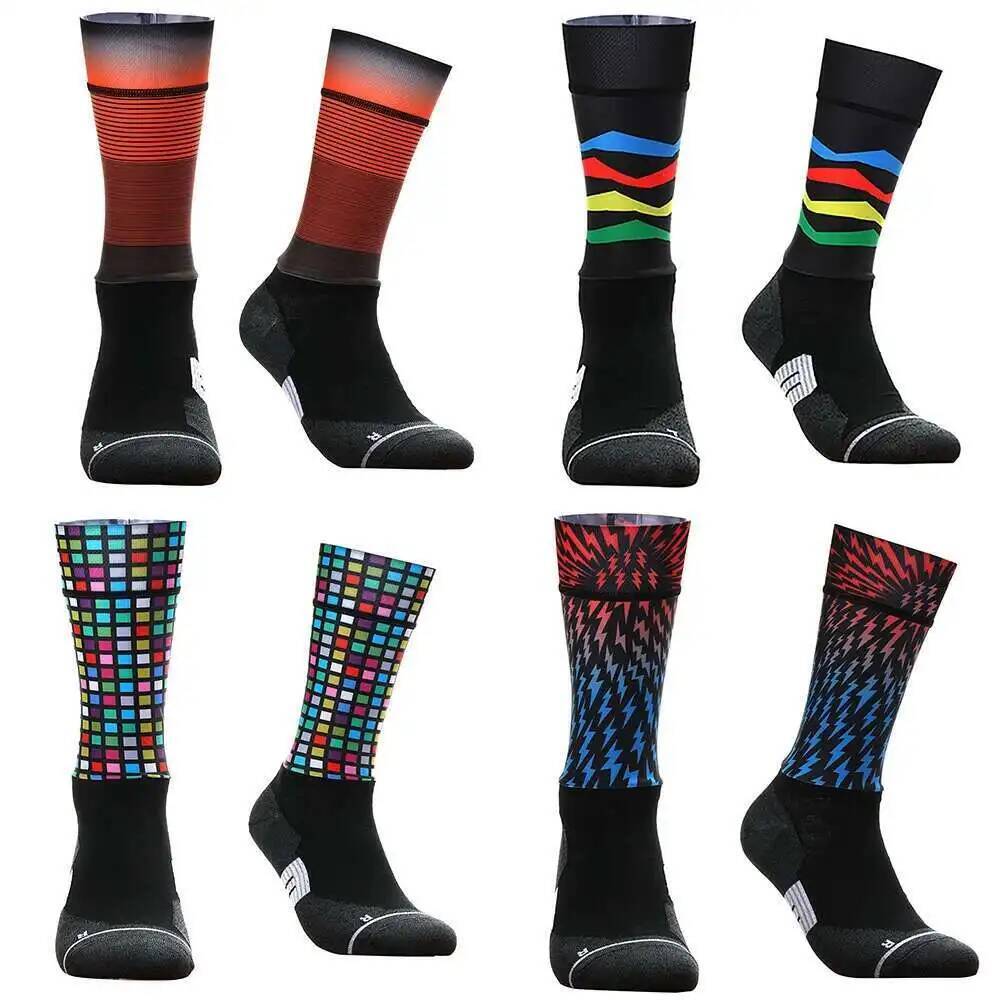 鮮やかな幾何学模様のサイクリングソックス - 通気性と吸湿性 - Mountain Biking Socks のレビューと価格